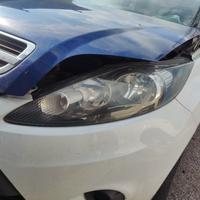 Proiettore sinistro FORD FIESTA del 2010