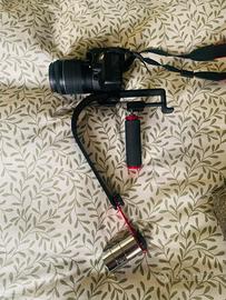 Stabilizzatore manuale per fotocamera