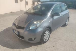 Toyota Yaris 1.0 68cv  benzina Neopatentati 