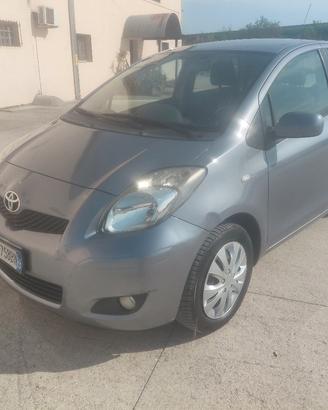 Toyota Yaris 1.0 68cv  benzina Neopatentati 