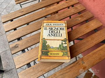 Il signore degli anelli – J.R.R. Tolkien (1982)