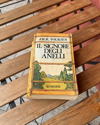 Il signore degli anelli – J.R.R. Tolkien (1982)