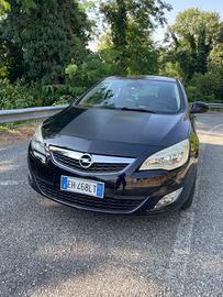 Opel Astra J 2011 1.6 Benzina