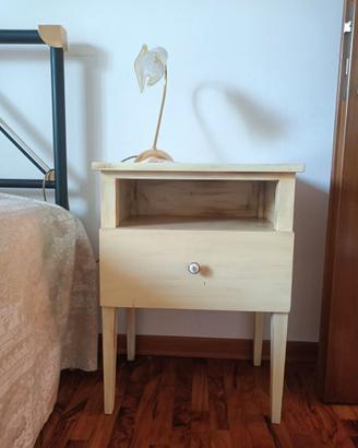 Comodino Legno Crema Shabby Chic / Vintage