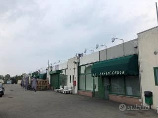 Fogliano negozio libero mq 68