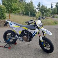 Husqvarna 701 Supermoto