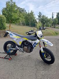 Husqvarna 701 Supermoto