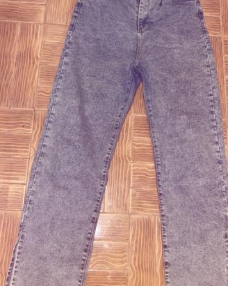 Pantaloni jeans zampa elefante nuovi