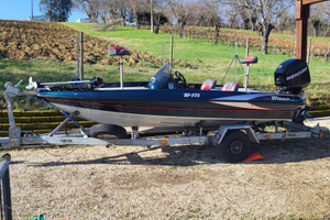 Bass boat triton TR 175