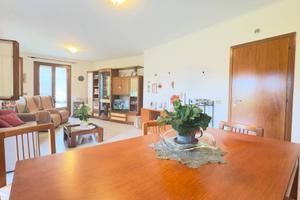 Casa indipendente di 183 m² con più di 5 locali e 