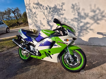 kawasaki  ninja zx9r 