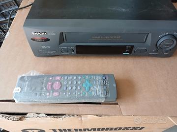 videoregistratore visto con telecomando  shrp