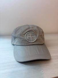 Cappello stone island