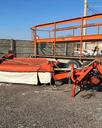 Falciacondizionatrice Kuhn modello FC 3000 V