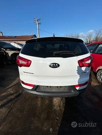 Vendiamo ricambi Kia Sportage 2013