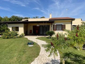 Villa con piscina Porto degli Argonauti