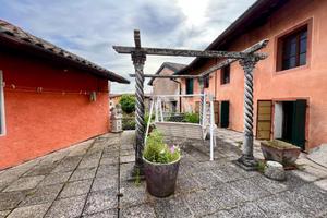 RUSTICO A MERETO DI TOMBA