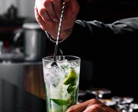 Attività di Cocktail Bar zona Viale Ceccarini mare