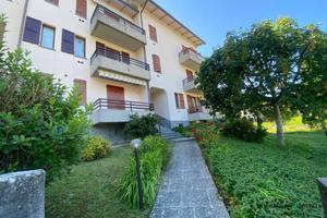 Appartamento di 78 m² con 3 locali e box auto a Ne