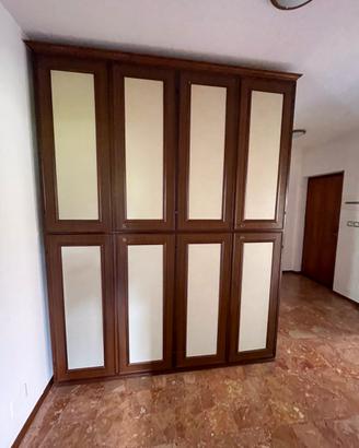 Armadio guardaroba, in legno