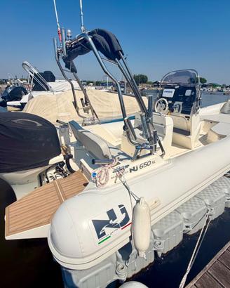 Nuova Jolly 650 XL motorizzato Suzuki 150 Hp
