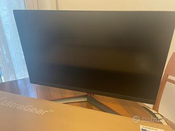 Schermo LG Ultragear 31.5