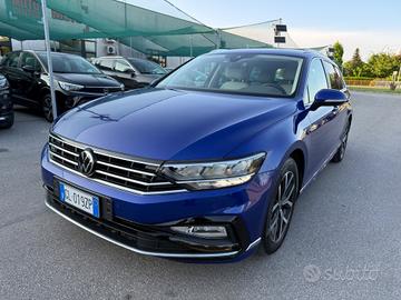 Volkswagen Passat Sw R LINE 2.0 200 CV DSG Executi