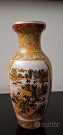 piccolo vaso decorativo in ceramica. 