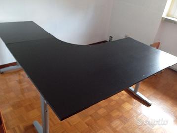 Scrivania angolare nera