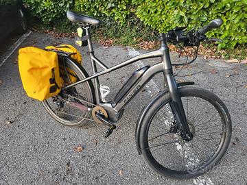 E-BIKE FLYER TARGATA, velocità max 45Km/h.