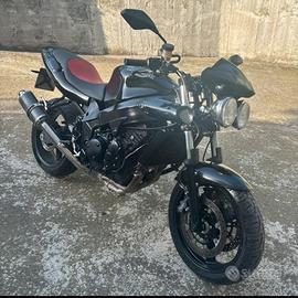 Triumph Speed four 600