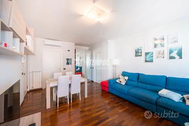 LUMINOSO TRILOCALE DI 100 MQ PIANO ALTO