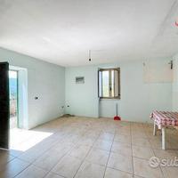 Appartamento da ristrutturare. 2km da Castellabate