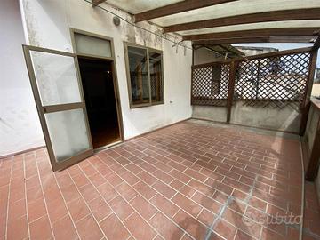 Appartamento di 120 m² con 4 locali e box auto a S