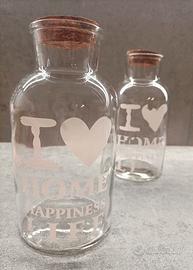 Caraffe con scritte