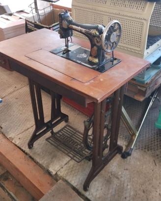 Vecchia macchina da cucire