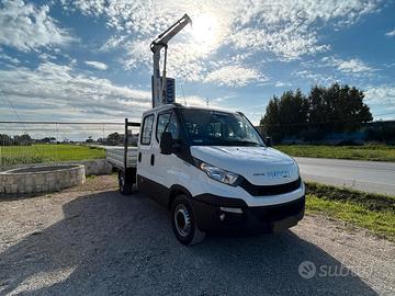 Iveco Daily 35-11 con GRU BONFIGLIOLI