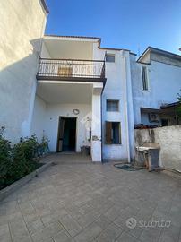 5 LOCALI A AVELLA