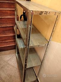Scaffale in metallo