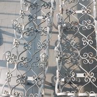 portavasi in ferro battuto