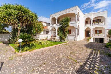 Villa bifamiliare - Surano