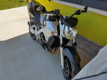 Suzuki GSR 600