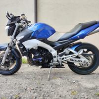 Suzuki GSR 600