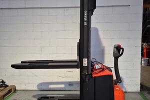 stoccatore TOYOTA SWE140 triplex 4.5m doppio solle