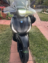 Piaggio Beverly 400 hpe