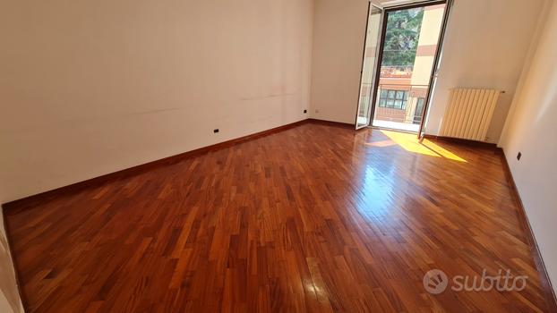 Bilocale Luminoso Parquet