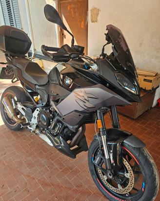 BMW F900 XR