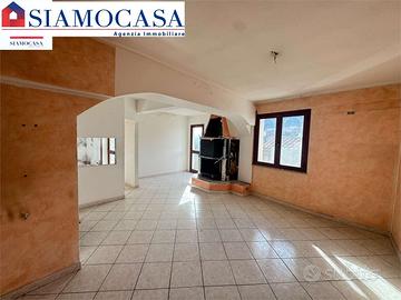 Casa di 150 mq con cortile e due posti auto
