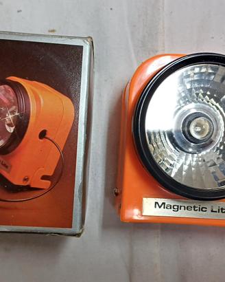 Lampada magnetica per auto