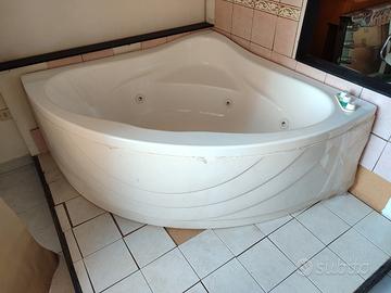 Vasca idromassaggio angolare 